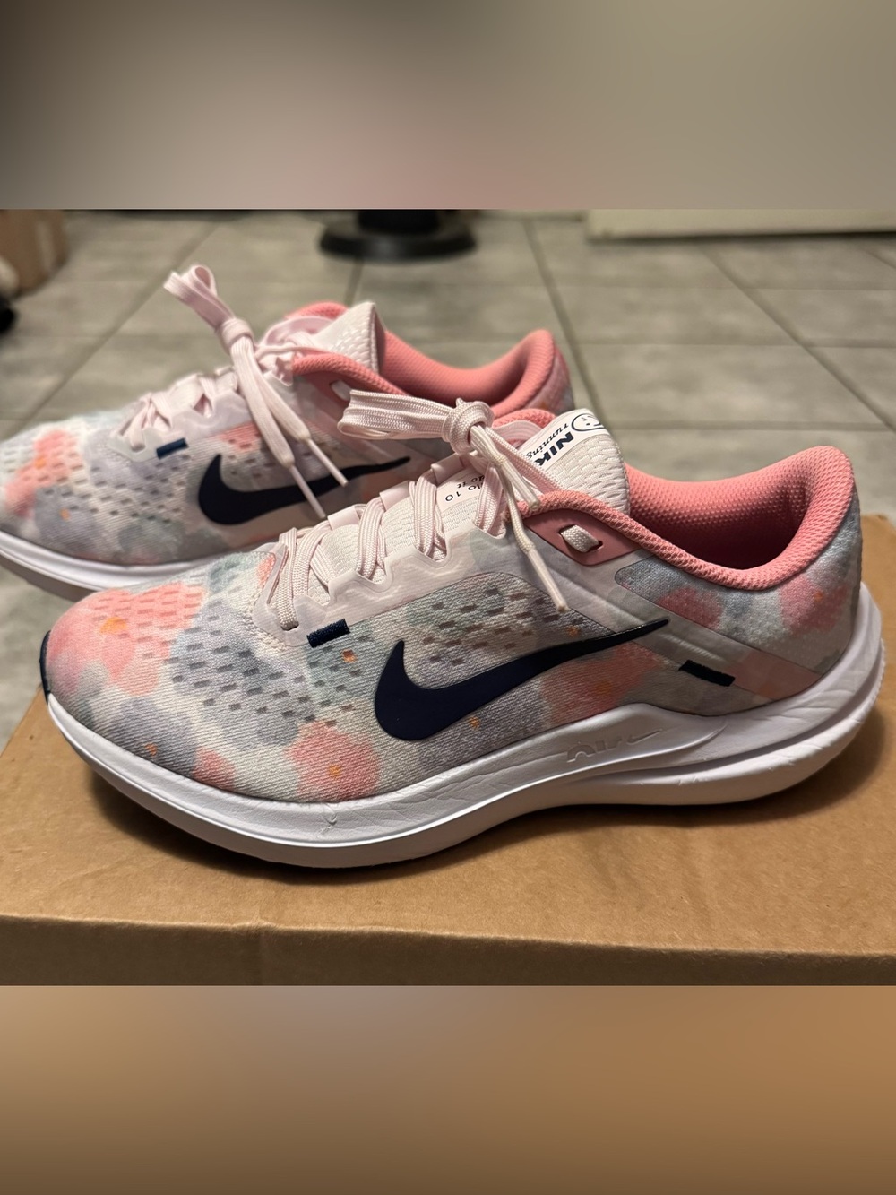 Nike Air Zoom Winflo 10 Pink Foam Floral Women's Size 7